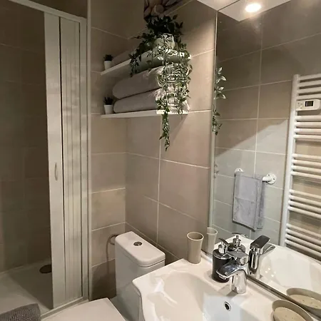 Confortable A Avec Balcon Et Wifi - Fr-1-555-113 *